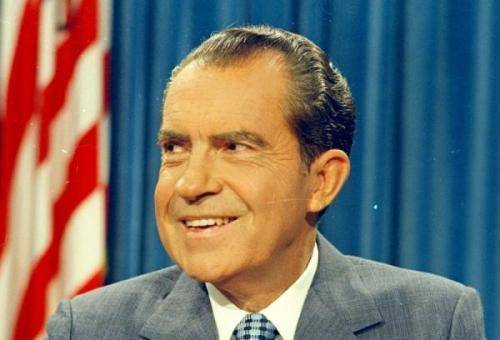 尼克松访华，因茅台太好喝要求带走几瓶，学师父表演差点烧了白宫