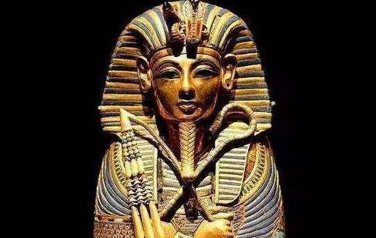 古埃及王室热衷肥水不流外人田，兄妹父女皆可通婚，由此带来隐患