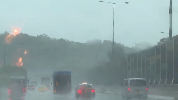 香港发出持续最长的黑色暴雨警告 多个地区发生水浸